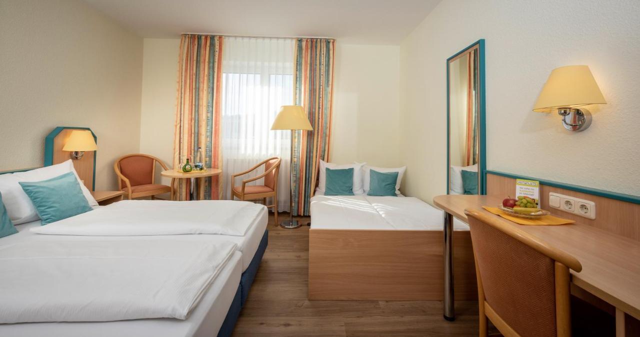 Hotel Am Wiesenweg L 24H Check-In Hausen  Exterior photo